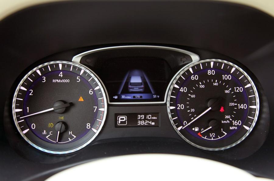  Infiniti JX35 2013 года  (фото 51 из 95)